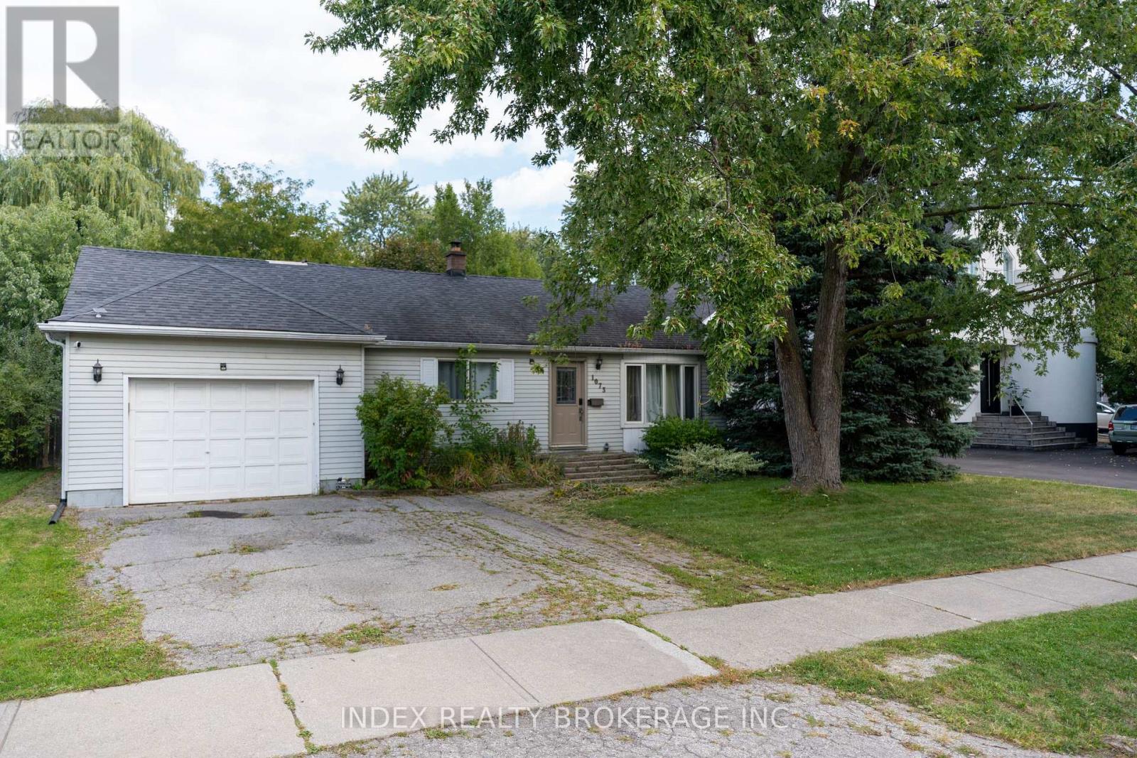 1073 Kent Avenue E, Oakville (Cp College Park), Ontario  L6H 1Z7 - Photo 3 - W12637506