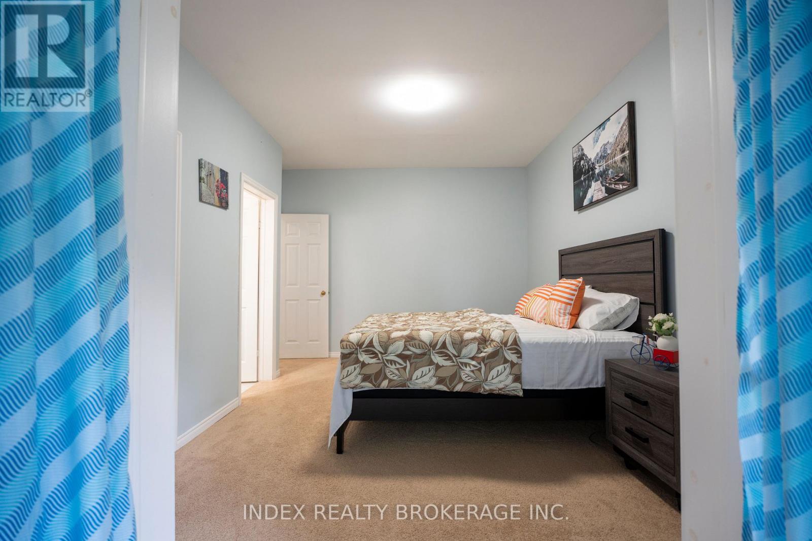 1073 Kent Avenue E, Oakville (Cp College Park), Ontario  L6H 1Z7 - Photo 35 - W12637506