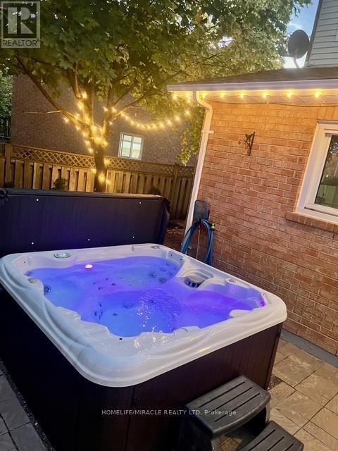 82 Ready Court, Brampton, Ontario  L6Y 4T4 - Photo 10 - W12637534