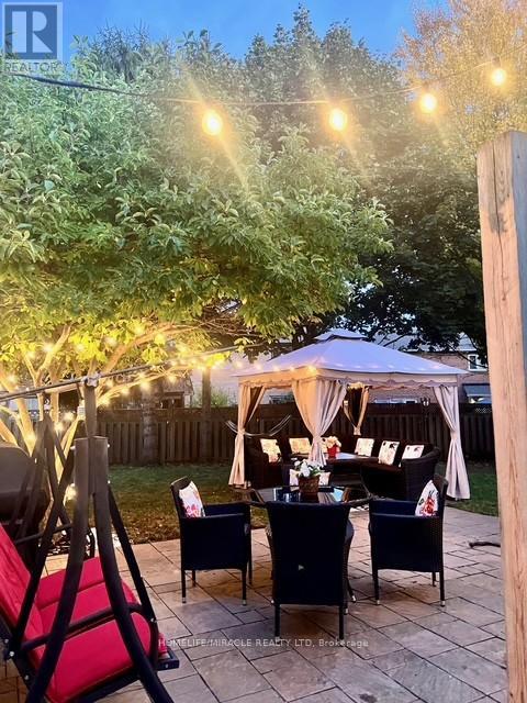 82 Ready Court, Brampton, Ontario  L6Y 4T4 - Photo 11 - W12637534