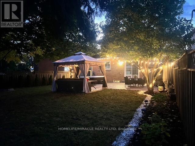 82 Ready Court, Brampton, Ontario  L6Y 4T4 - Photo 13 - W12637534