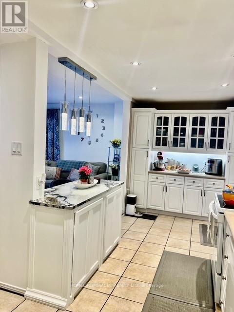 82 Ready Court, Brampton, Ontario  L6Y 4T4 - Photo 42 - W12637534