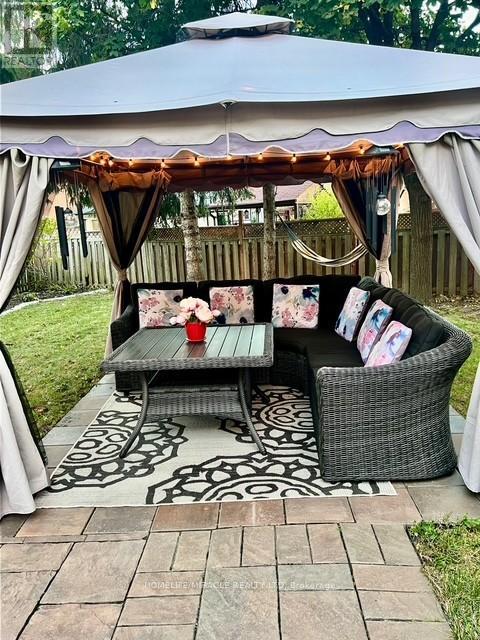 82 Ready Court, Brampton, Ontario  L6Y 4T4 - Photo 8 - W12637534