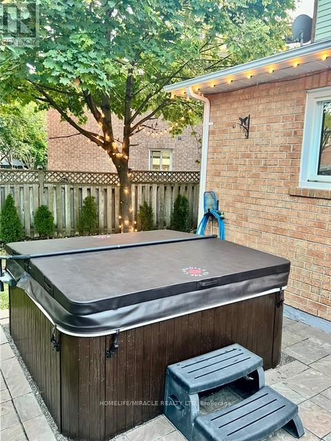 82 Ready Court, Brampton, Ontario  L6Y 4T4 - Photo 9 - W12637534