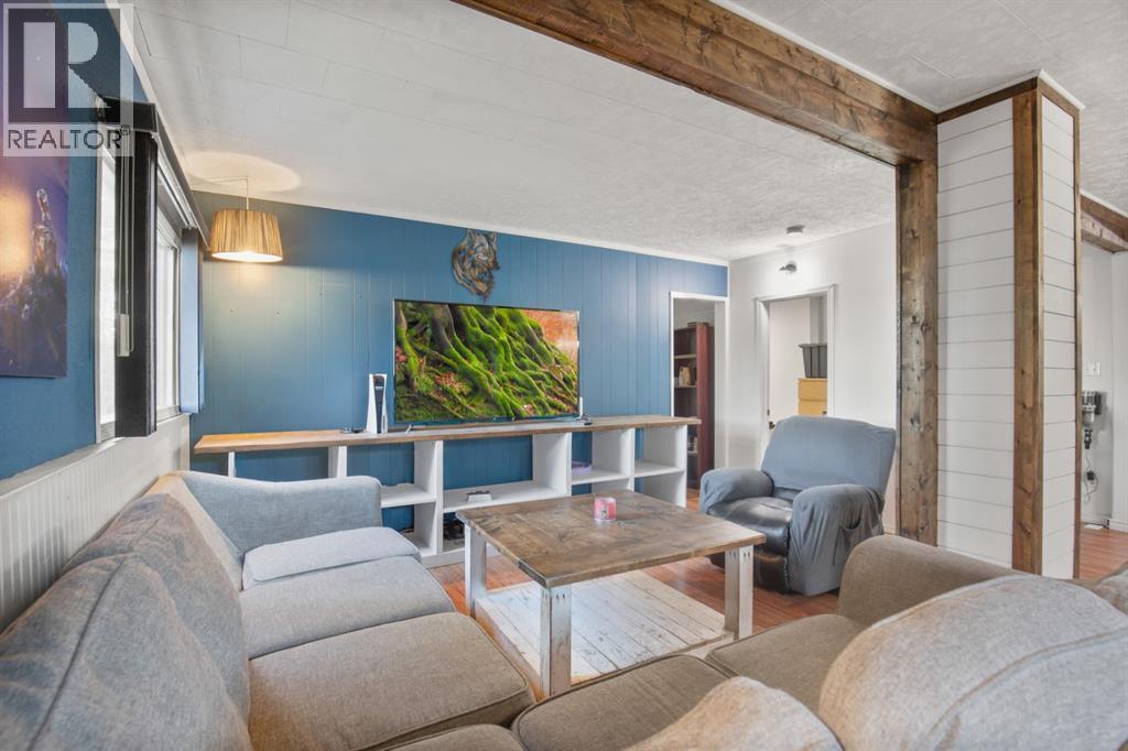 2027 19 Avenue, Bowden, Alberta T0M 0K0 - Photo 8 - A2268315