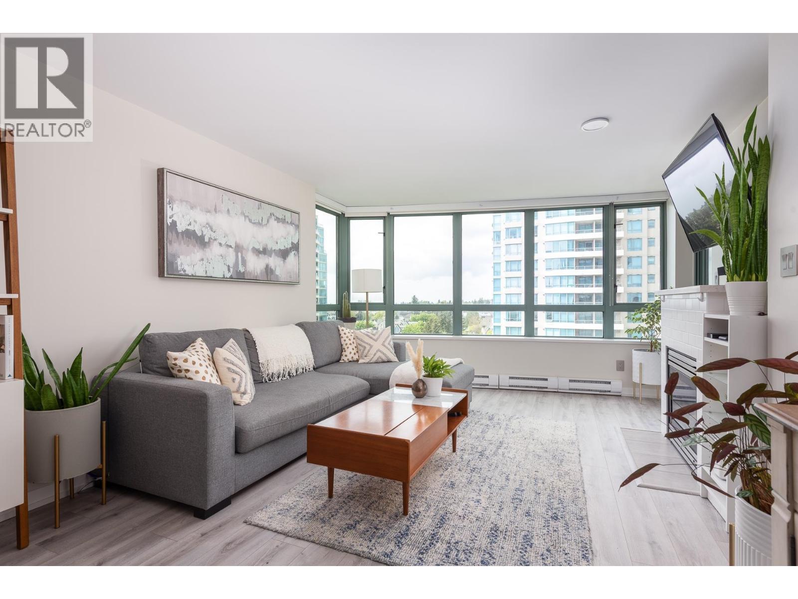 905 6659 Southoaks Crescent, Burnaby, British Columbia  V5E 4M9 - Photo 3 - R3074176