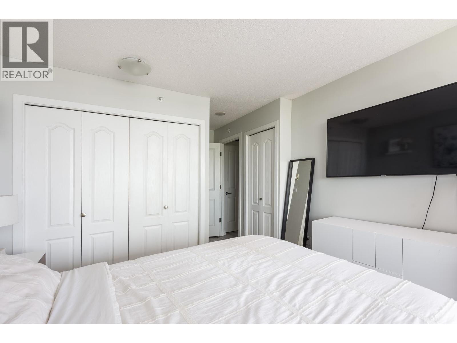 905 6659 Southoaks Crescent, Burnaby, British Columbia  V5E 4M9 - Photo 9 - R3074176