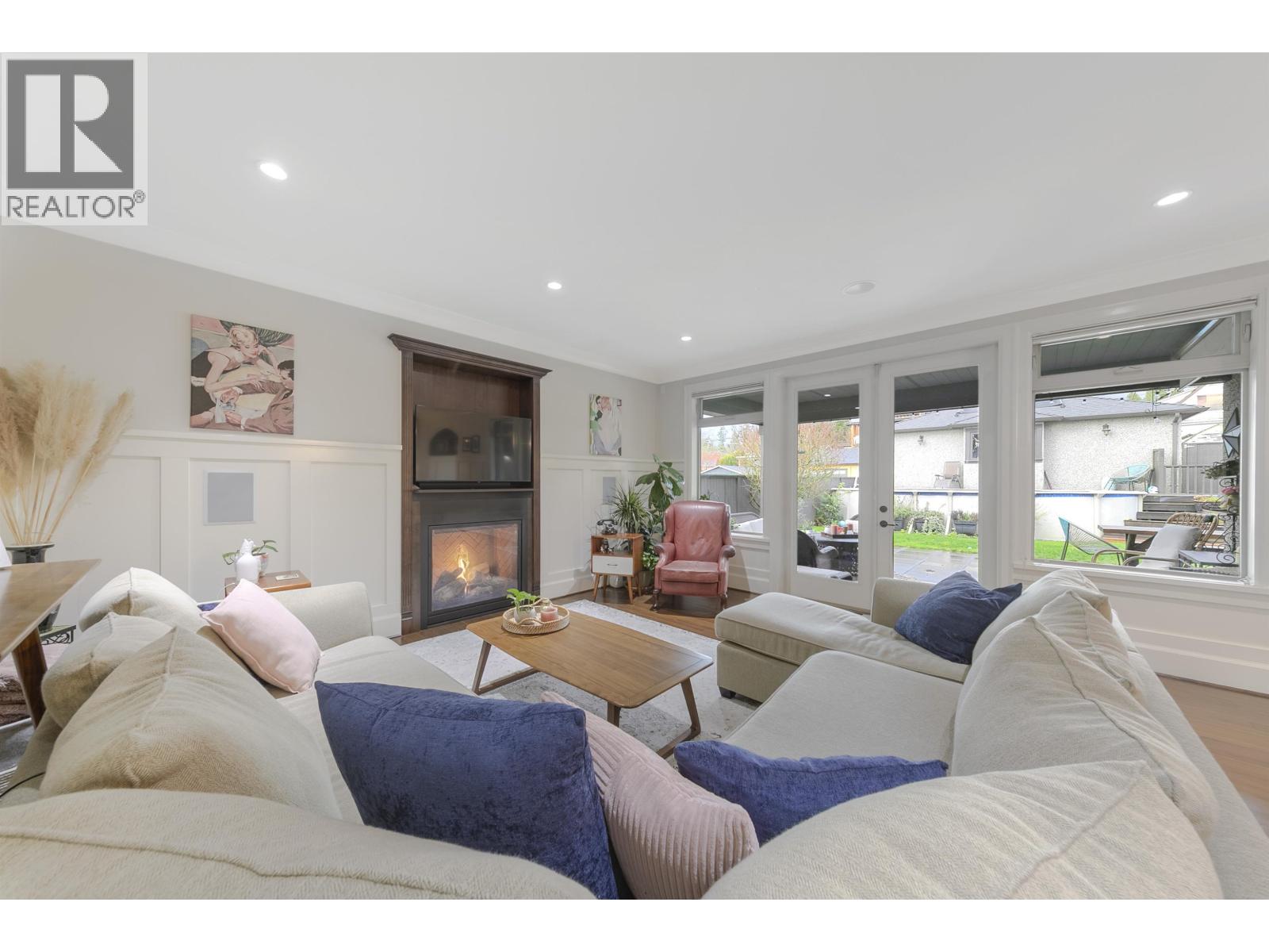 518 E 16th Street, North Vancouver, British Columbia  V7L 2T6 - Photo 4 - R3074190