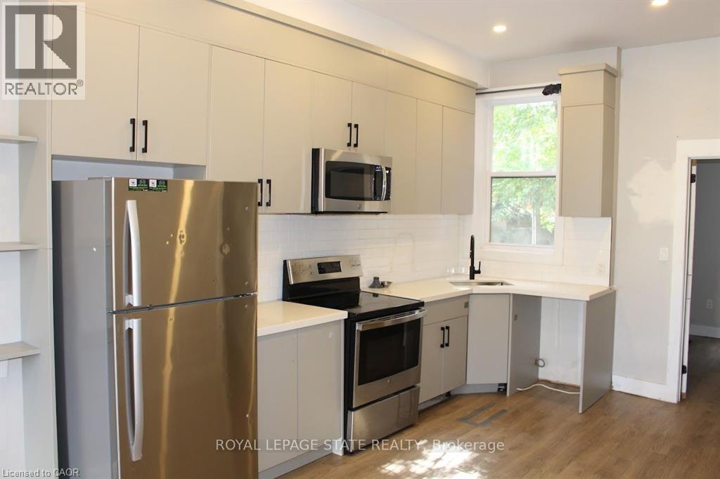 <div class="slider-price">$1,545 Monthly</div><p>500 Hamilton Street Unit# 1, Hamilton, Ontario</p>