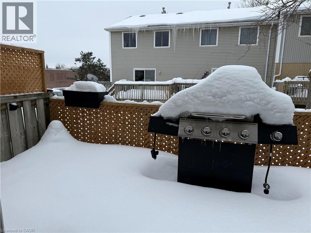 255 Northlake Drive Unit# 27, Waterloo, Ontario  N2V 1Z2 - Photo 31 - 40794061