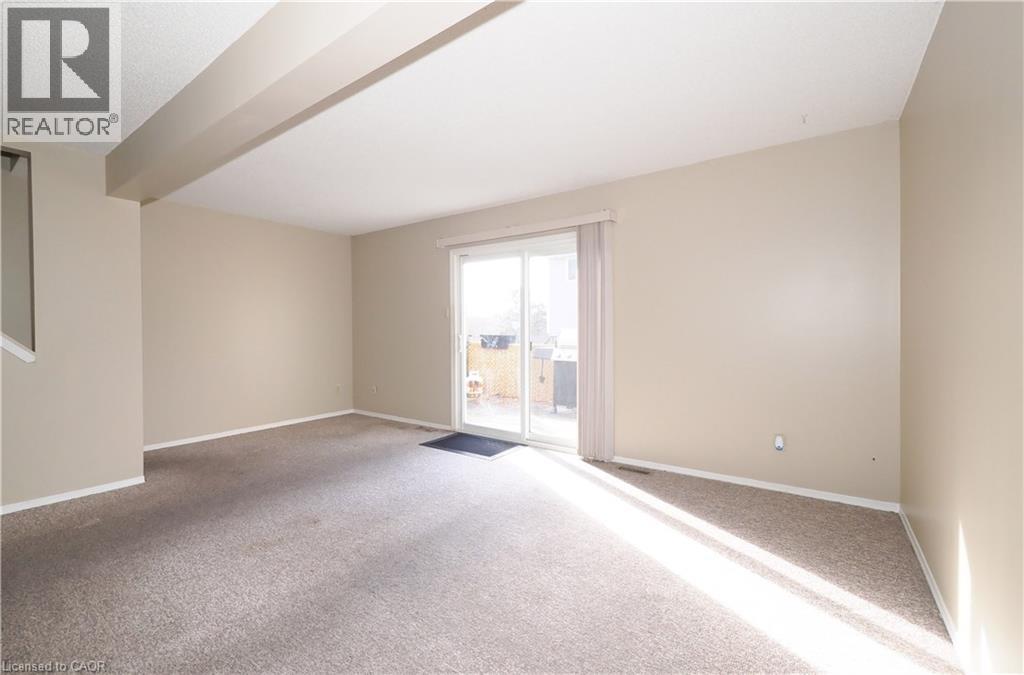 255 Northlake Drive Unit# 27, Waterloo, Ontario  N2V 1Z2 - Photo 5 - 40794061