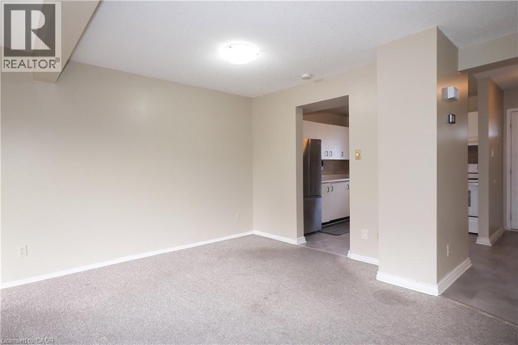 255 Northlake Drive Unit# 27, Waterloo, Ontario  N2V 1Z2 - Photo 8 - 40794061