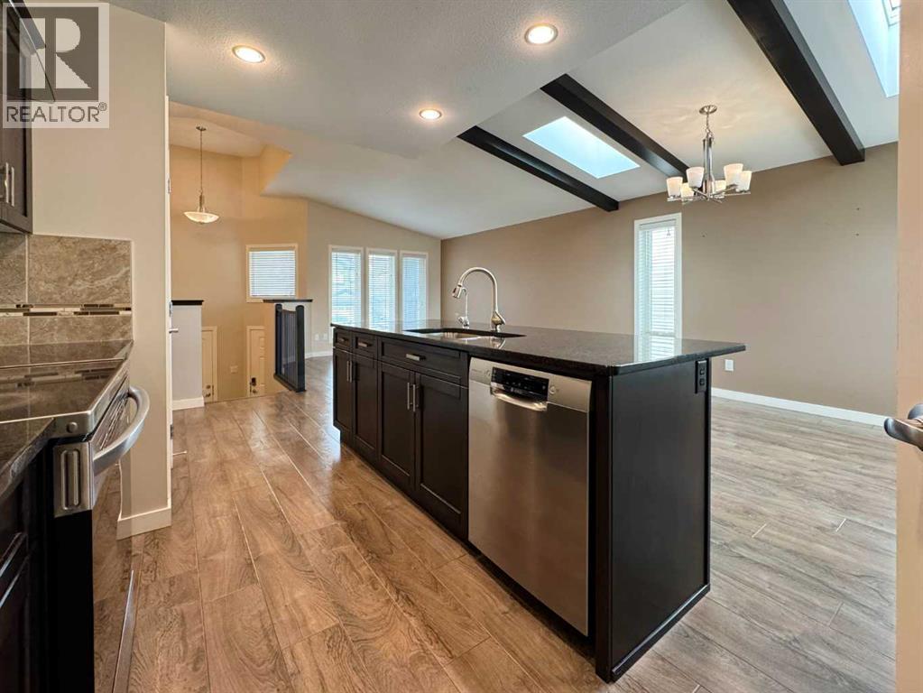 317 Moonlight Way W, Lethbridge, Alberta T1J 5J8 - Photo 13 - A2270942