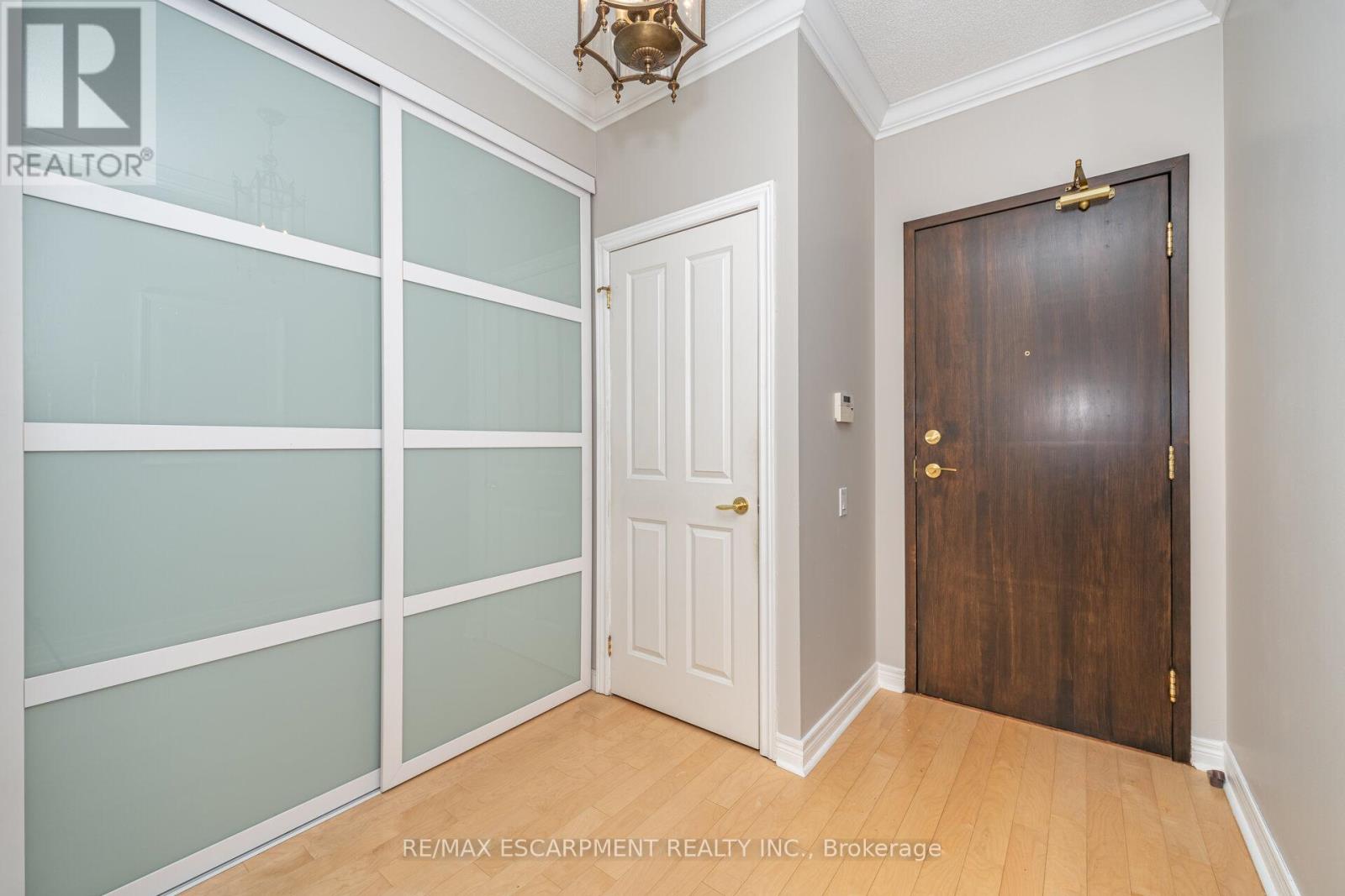 Gla1 - 60 Old Mill Road, Oakville, Ontario  L6J 7V9 - Photo 6 - W12637570