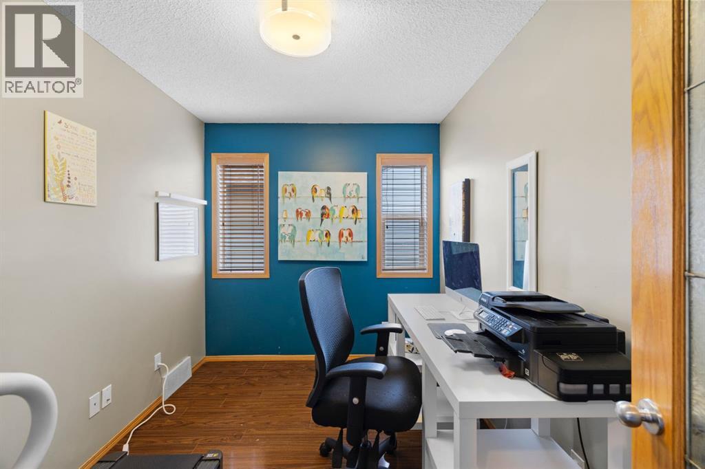 168 Fairways Drive Nw, Airdrie, Alberta  T4B 2R8 - Photo 18 - A2268174