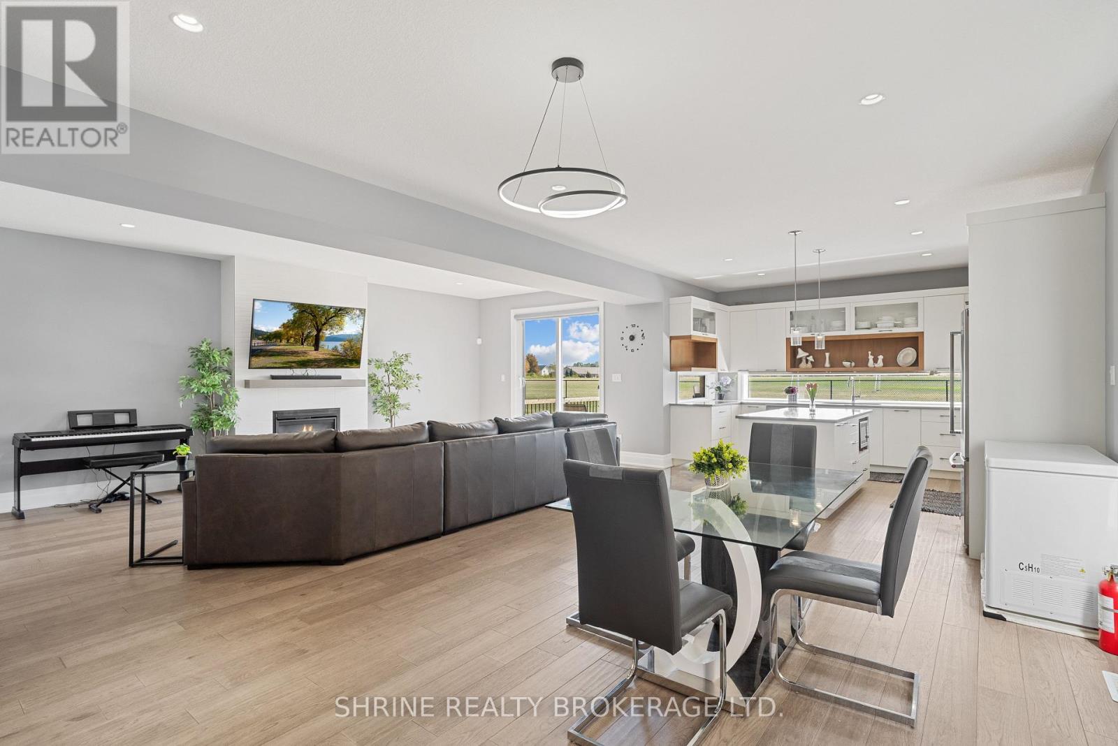 957 Holtby Court, London North, Ontario  N6G 0W9 - Photo 3 - X12637604