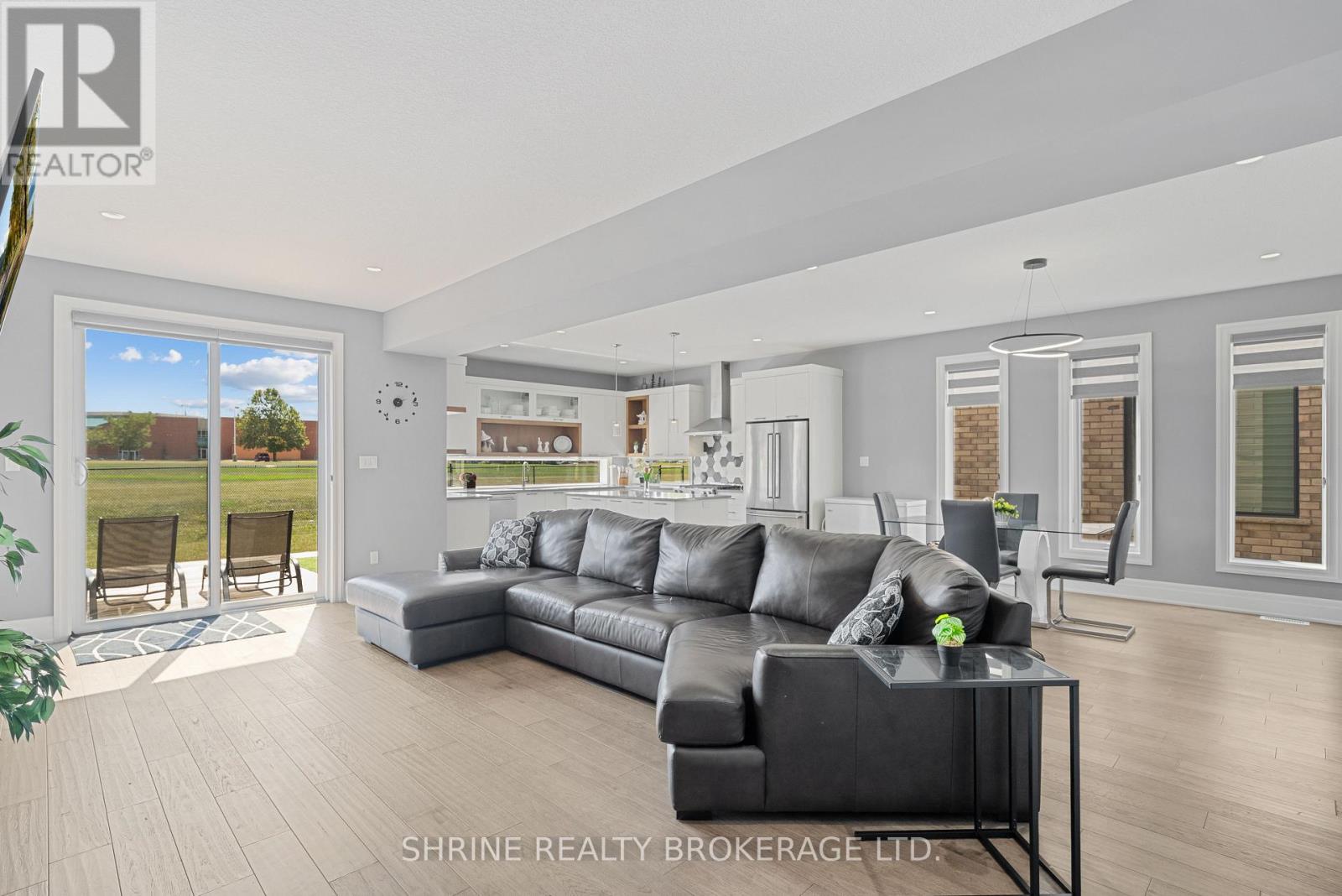 957 Holtby Court, London North, Ontario  N6G 0W9 - Photo 4 - X12637604