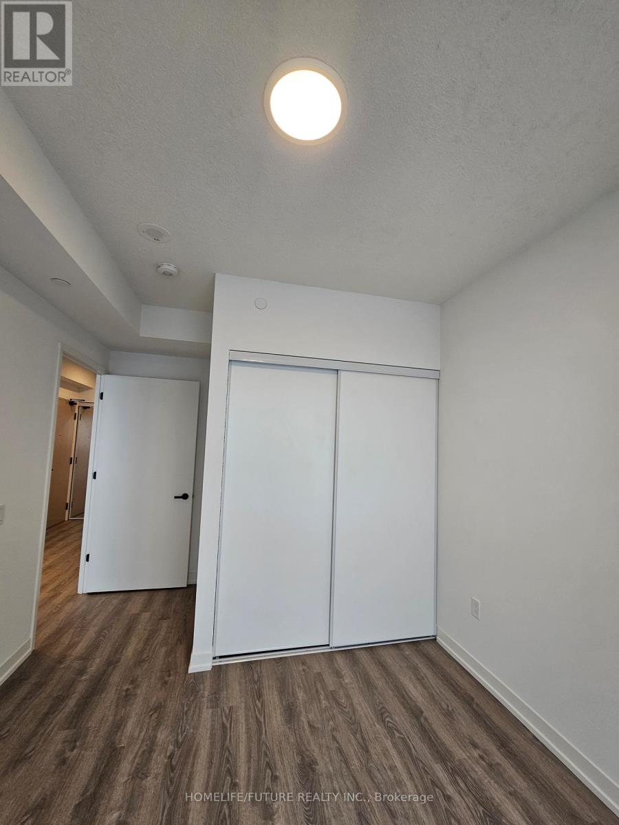 1808 - 8 Interchange Way, Vaughan, Ontario  L4K 0R2 - Photo 9 - N12555114