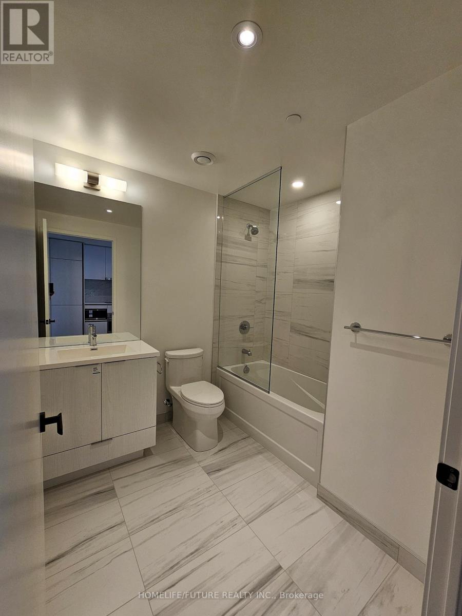 1808 - 8 Interchange Way, Vaughan, Ontario  L4K 0R2 - Photo 4 - N12555114