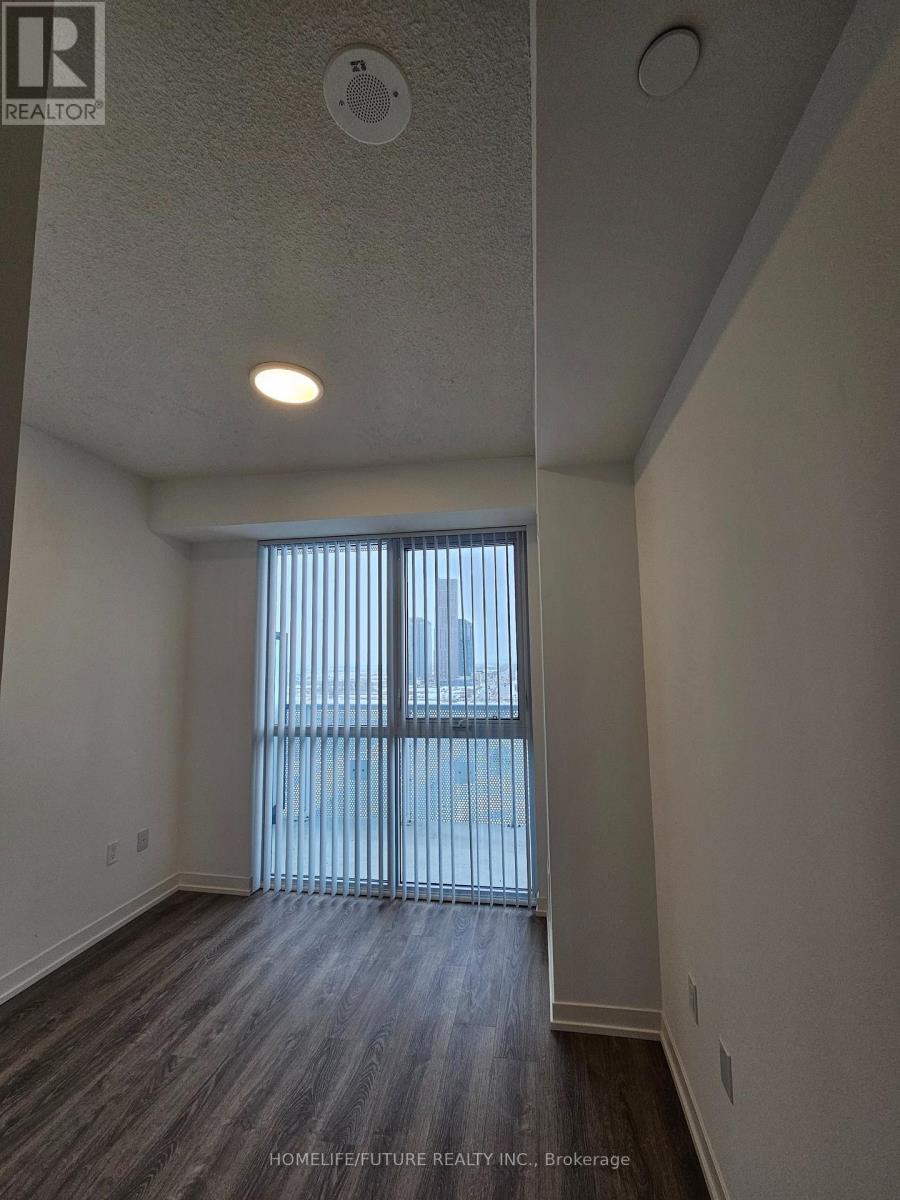 1808 - 8 Interchange Way, Vaughan, Ontario  L4K 0R2 - Photo 8 - N12555114