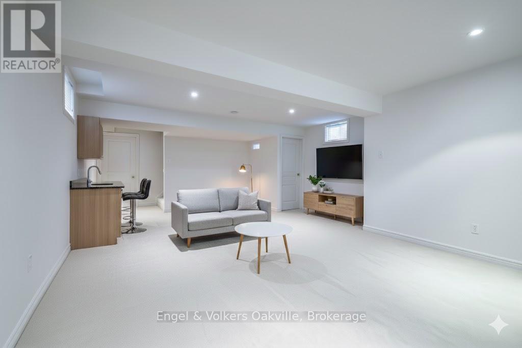 17 - 2169 Orchard Road S, Burlington, Ontario  L7L 7H9 - Photo 38 - W12509046