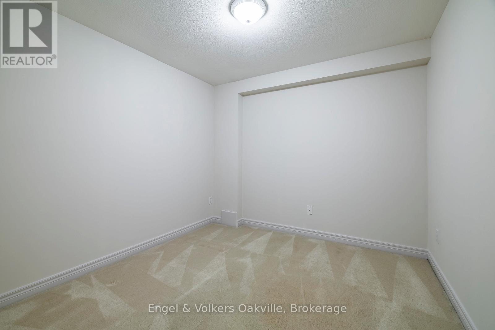 17 - 2169 Orchard Road S, Burlington, Ontario  L7L 7H9 - Photo 40 - W12509046