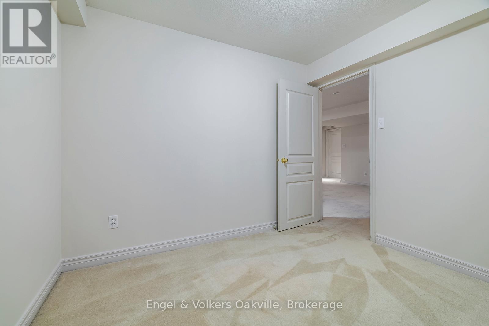 17 - 2169 Orchard Road S, Burlington, Ontario  L7L 7H9 - Photo 41 - W12509046