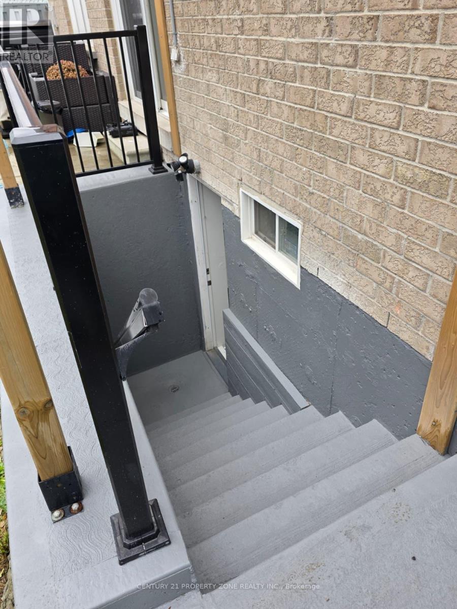 47 Niceview Drive, Brampton, Ontario  L6R 0M9 - Photo 4 - W12637616