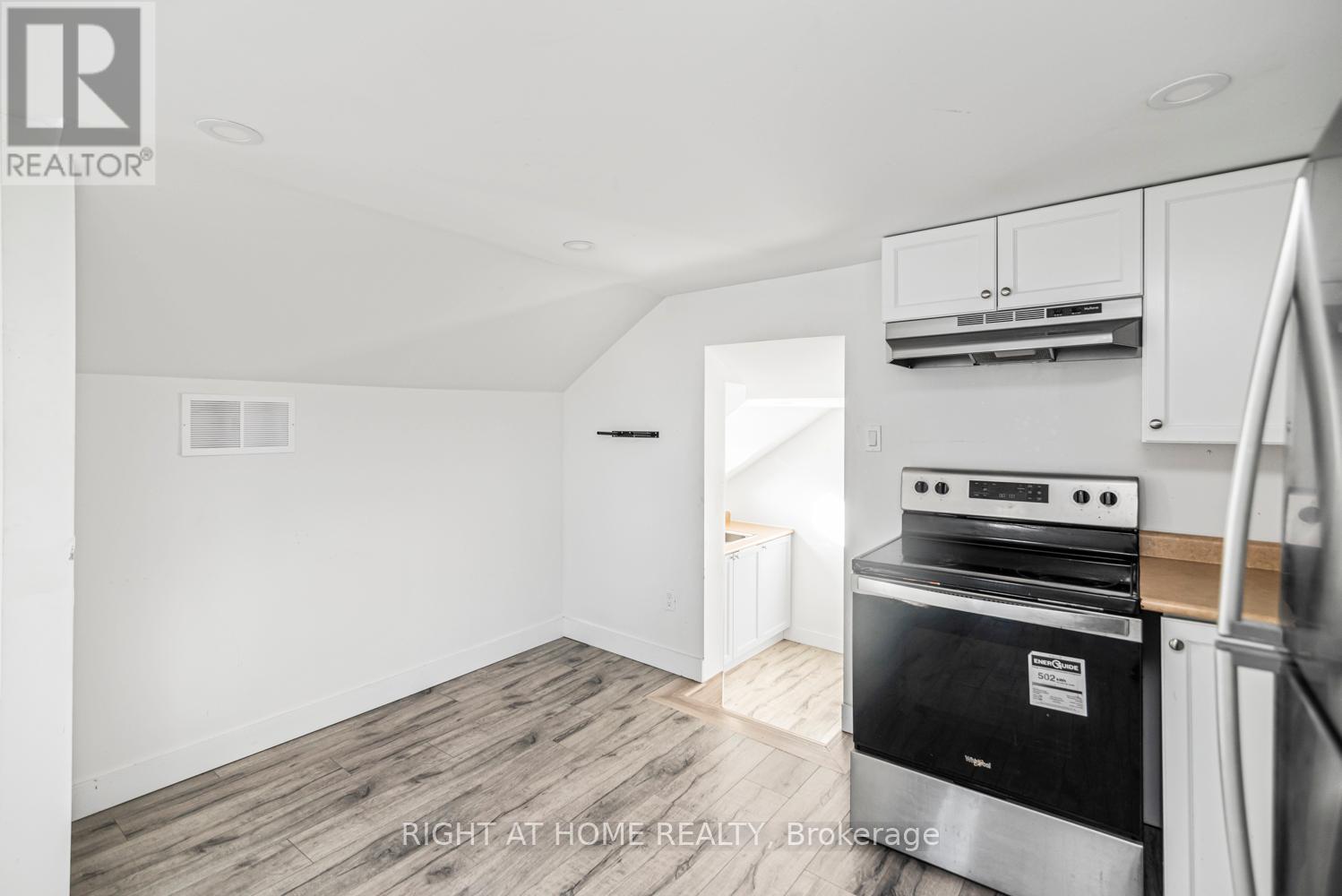 100 Green Mountain Road E, Hamilton, Ontario  L8J 2W4 - Photo 18 - X12637610