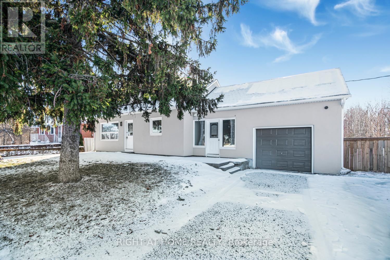 100 Green Mountain Road E, Hamilton, Ontario  L8J 2W4 - Photo 2 - X12637610