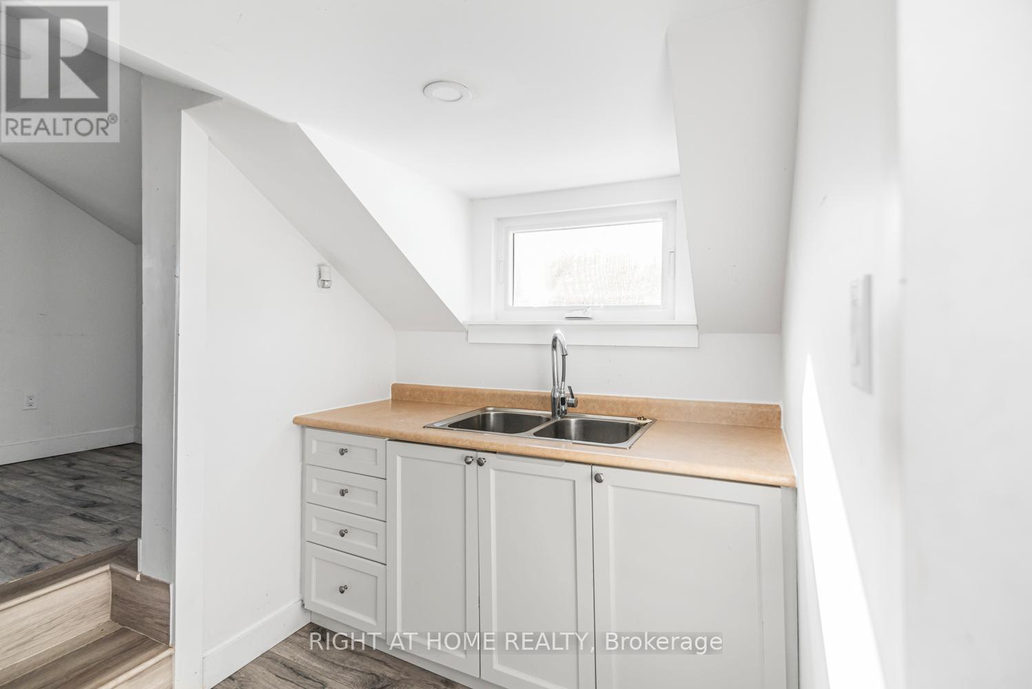 100 Green Mountain Road E, Hamilton, Ontario  L8J 2W4 - Photo 25 - X12637610