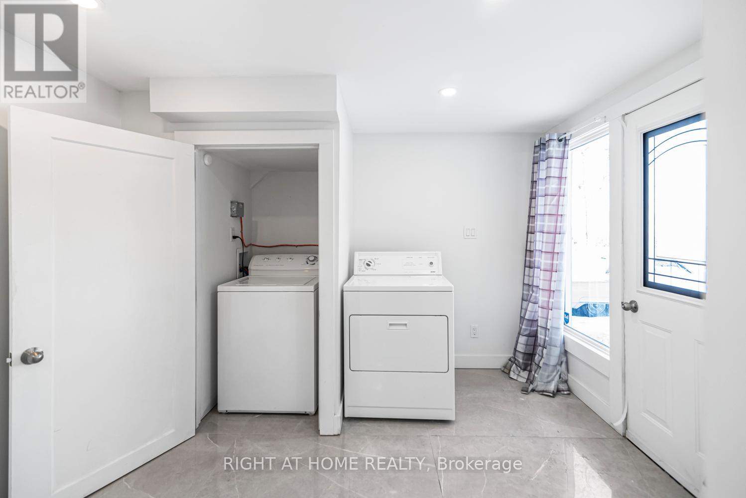 100 Green Mountain Road E, Hamilton, Ontario  L8J 2W4 - Photo 9 - X12637610