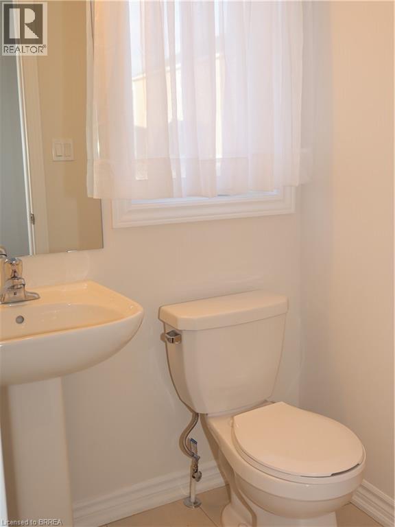 42 Bruton Street, Thorold, Ontario  L2V 0J6 - Photo 5 - 40793885