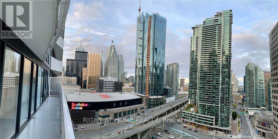 1607 - 88 Harbour Street, Toronto (Waterfront Communities), Ontario  M5J 0C3 - Photo 13 - C12637648