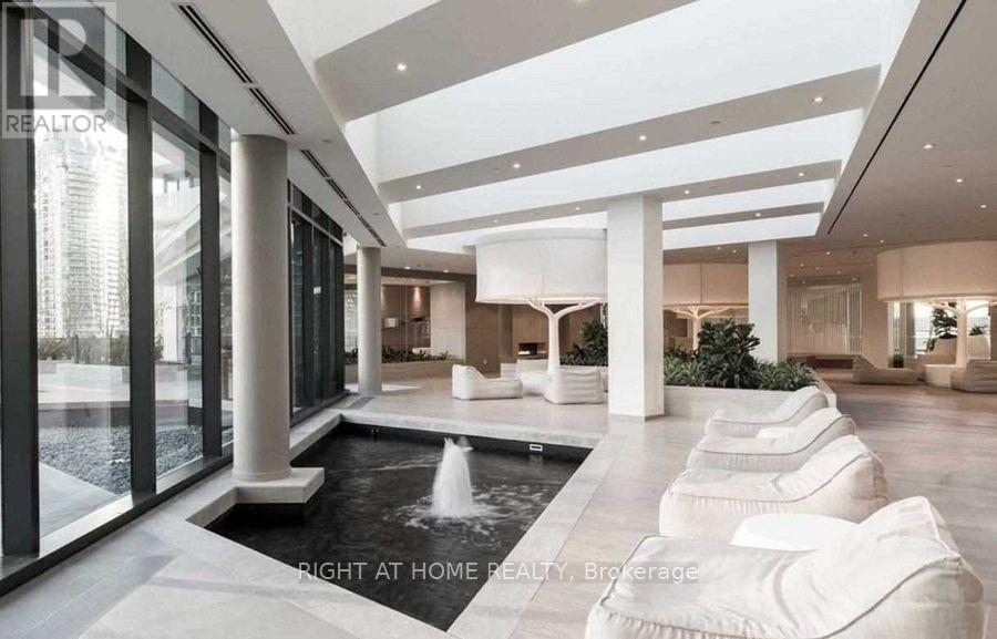 1607 - 88 Harbour Street, Toronto (Waterfront Communities), Ontario  M5J 0C3 - Photo 17 - C12637648