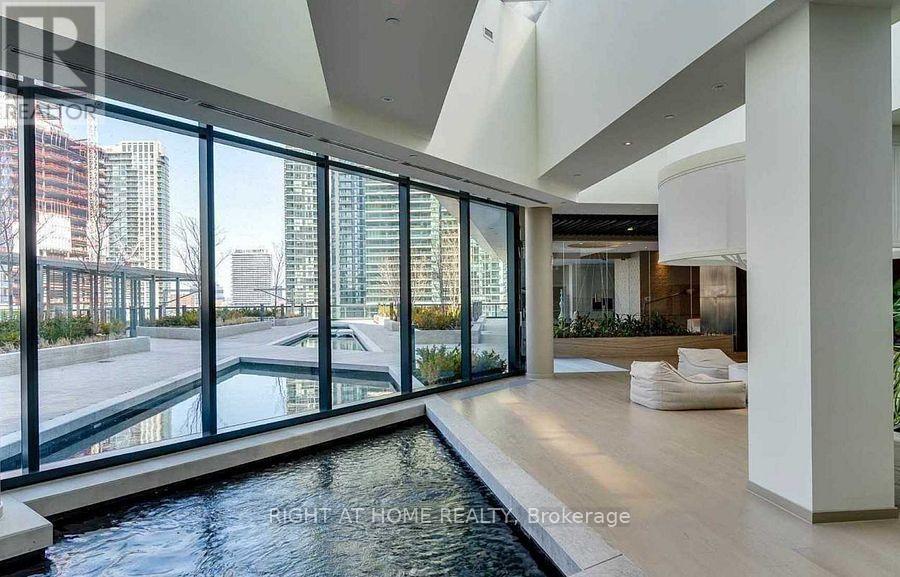 1607 - 88 Harbour Street, Toronto (Waterfront Communities), Ontario  M5J 0C3 - Photo 18 - C12637648