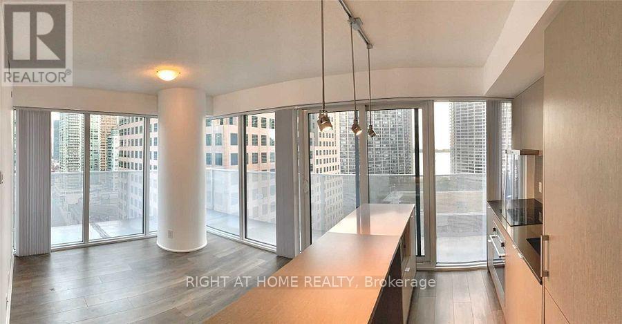 1607 - 88 Harbour Street, Toronto (Waterfront Communities), Ontario  M5J 0C3 - Photo 3 - C12637648