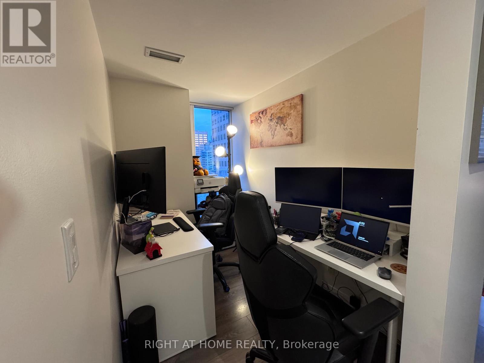 1607 - 88 Harbour Street, Toronto (Waterfront Communities), Ontario  M5J 0C3 - Photo 9 - C12637648