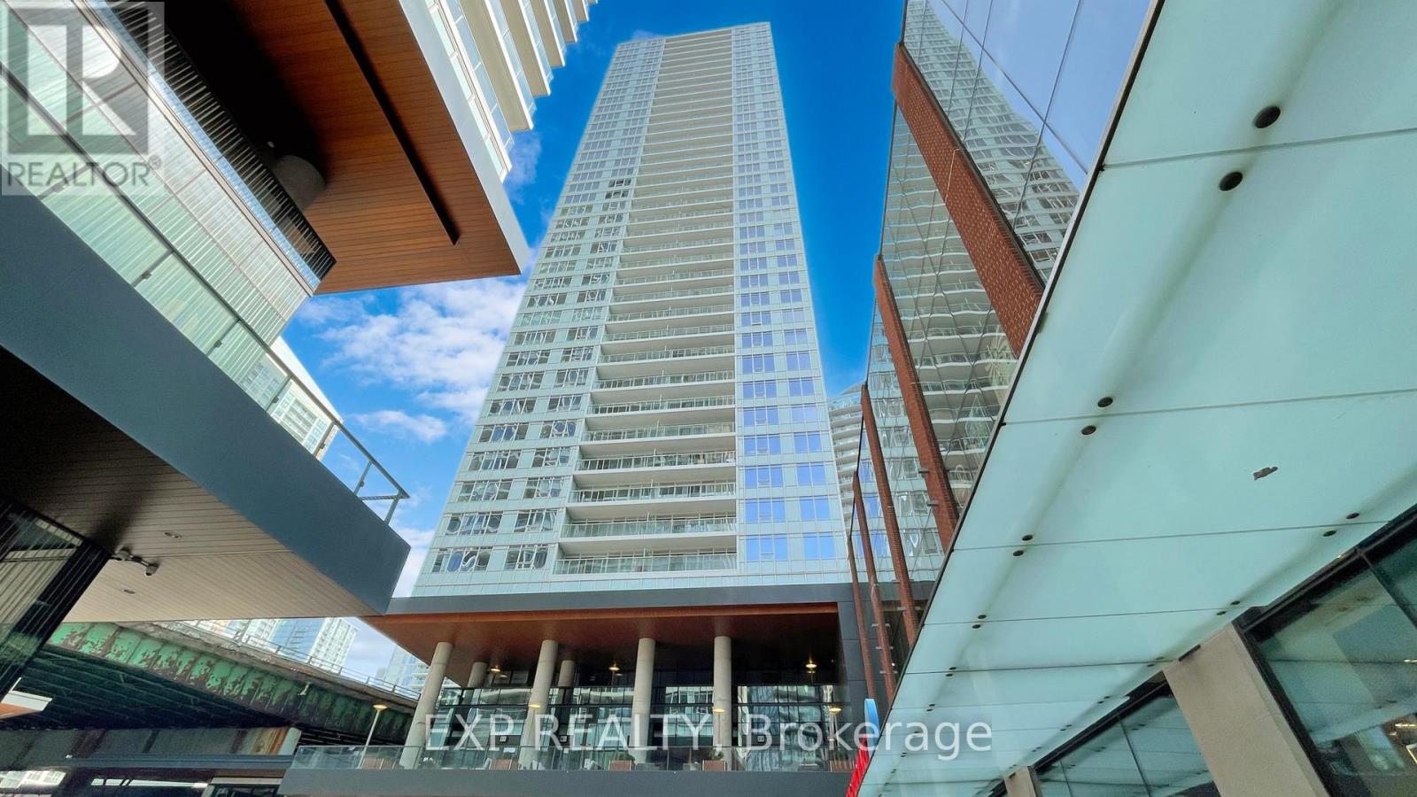 615 - 17 Bathurst Street, Toronto, Ontario  M5V 0N1 - Photo 2 - C12637650