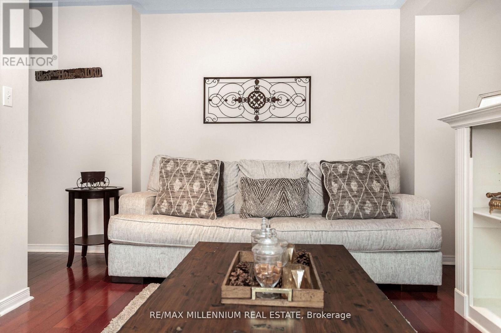 5525 Heatherleigh Avenue, Mississauga (East Credit), Ontario  L5V 2L5 - Photo 12 - W12637628