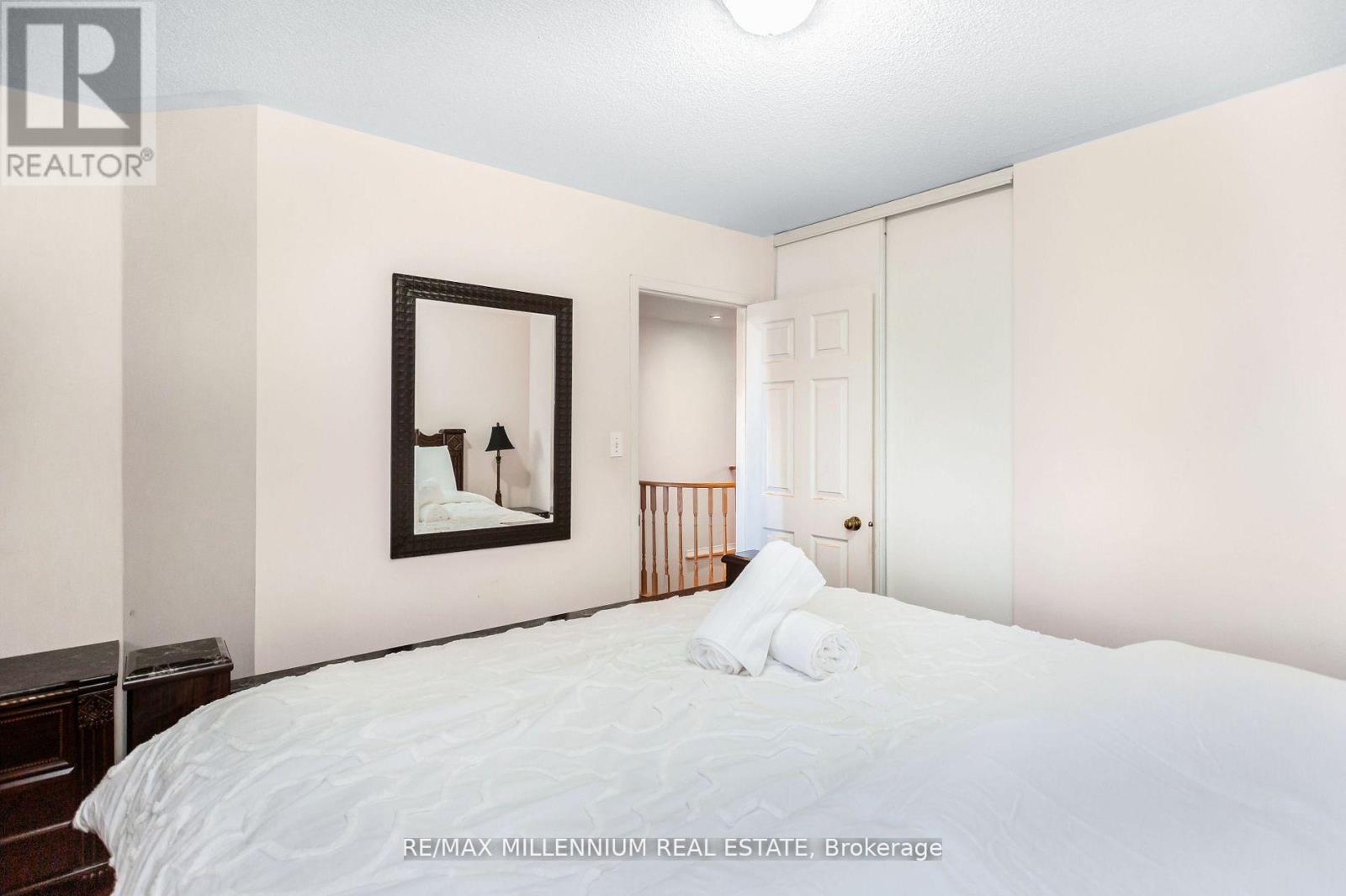 5525 Heatherleigh Avenue, Mississauga (East Credit), Ontario  L5V 2L5 - Photo 17 - W12637628