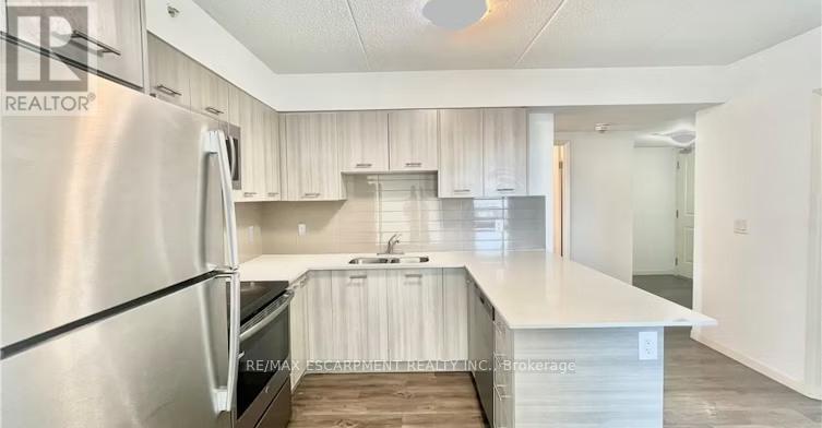 1002 - 220 Cannon Street E, Hamilton (Beasley), Ontario  L8L 2B1 - Photo 2 - X12637652