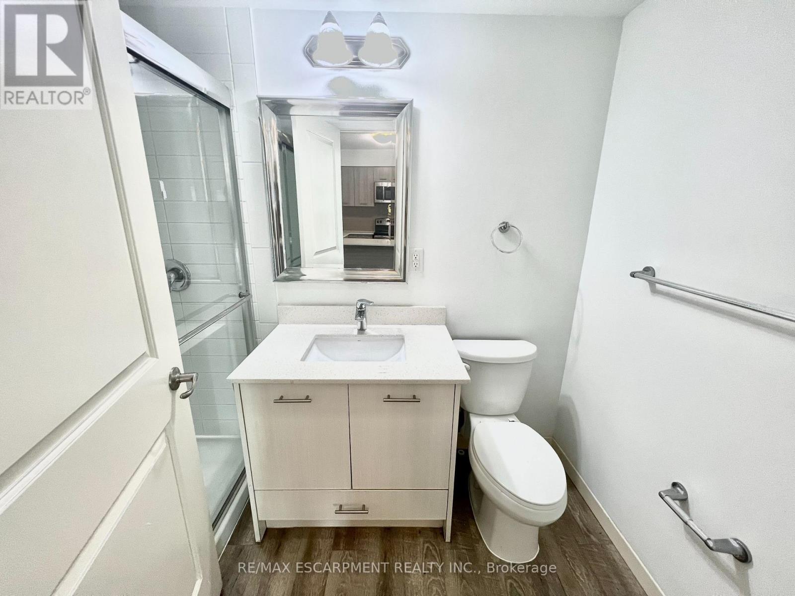 1002 - 220 Cannon Street E, Hamilton (Beasley), Ontario  L8L 2B1 - Photo 7 - X12637652