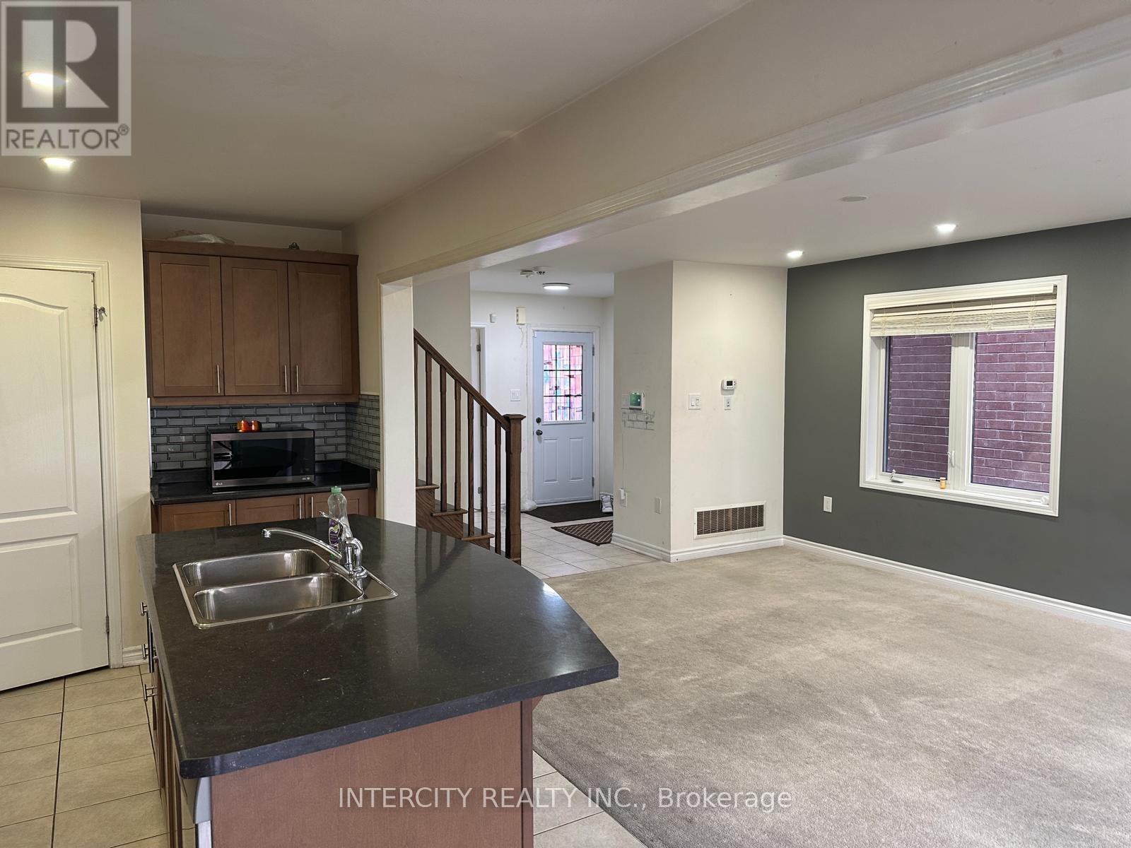 30 Stedford Crescent, Brampton, Ontario  L7A 4P5 - Photo 13 - W12636360