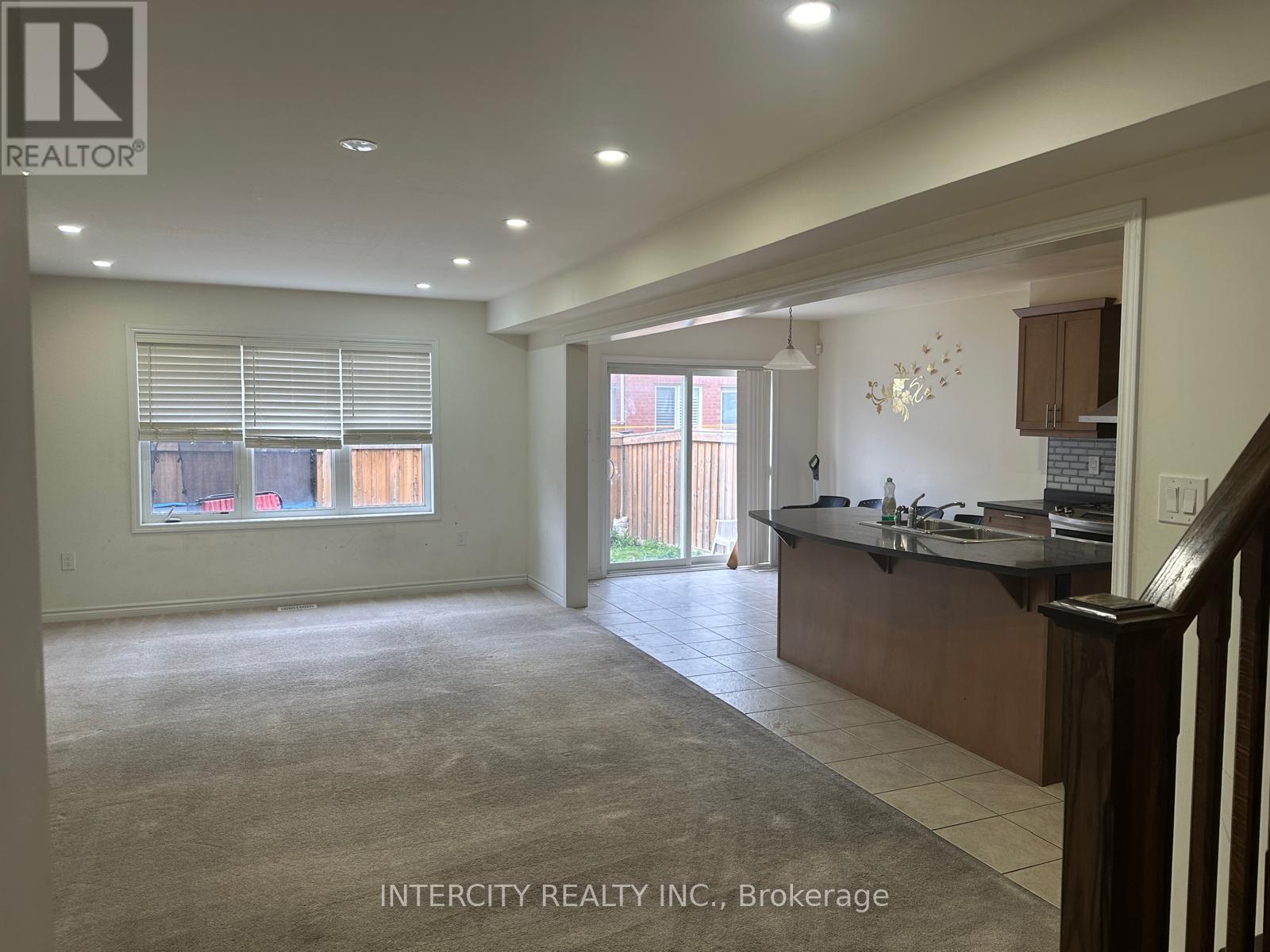 30 Stedford Crescent, Brampton, Ontario  L7A 4P5 - Photo 6 - W12636360