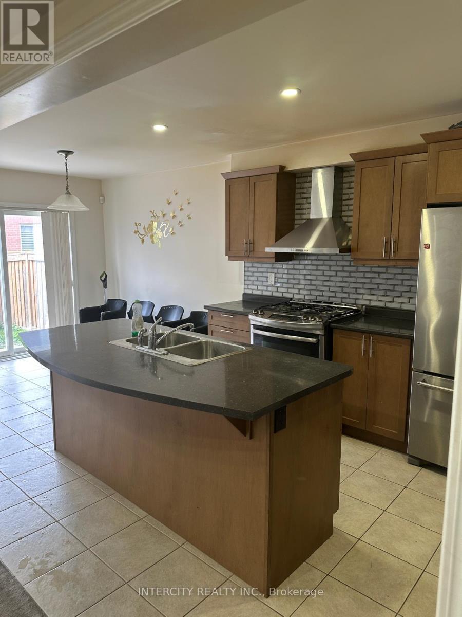 30 Stedford Crescent, Brampton, Ontario  L7A 4P5 - Photo 2 - W12636360