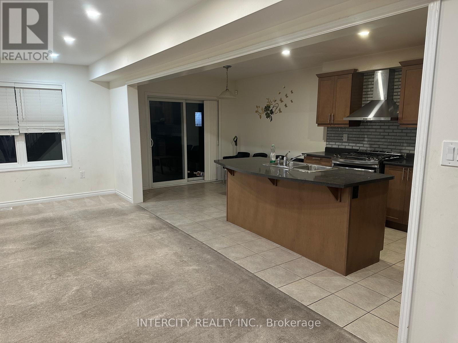 30 Stedford Crescent, Brampton, Ontario  L7A 4P5 - Photo 7 - W12636360