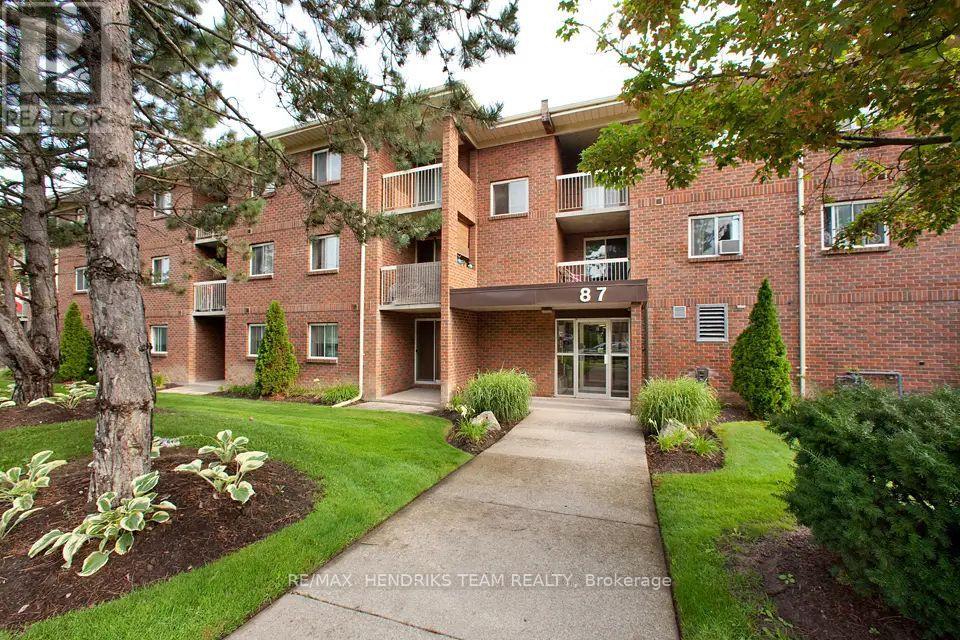 402 - 87 Rockwood Avenue, St. Catharines (Secord Woods), Ontario  L2P 3P2 - Photo 18 - X12637686