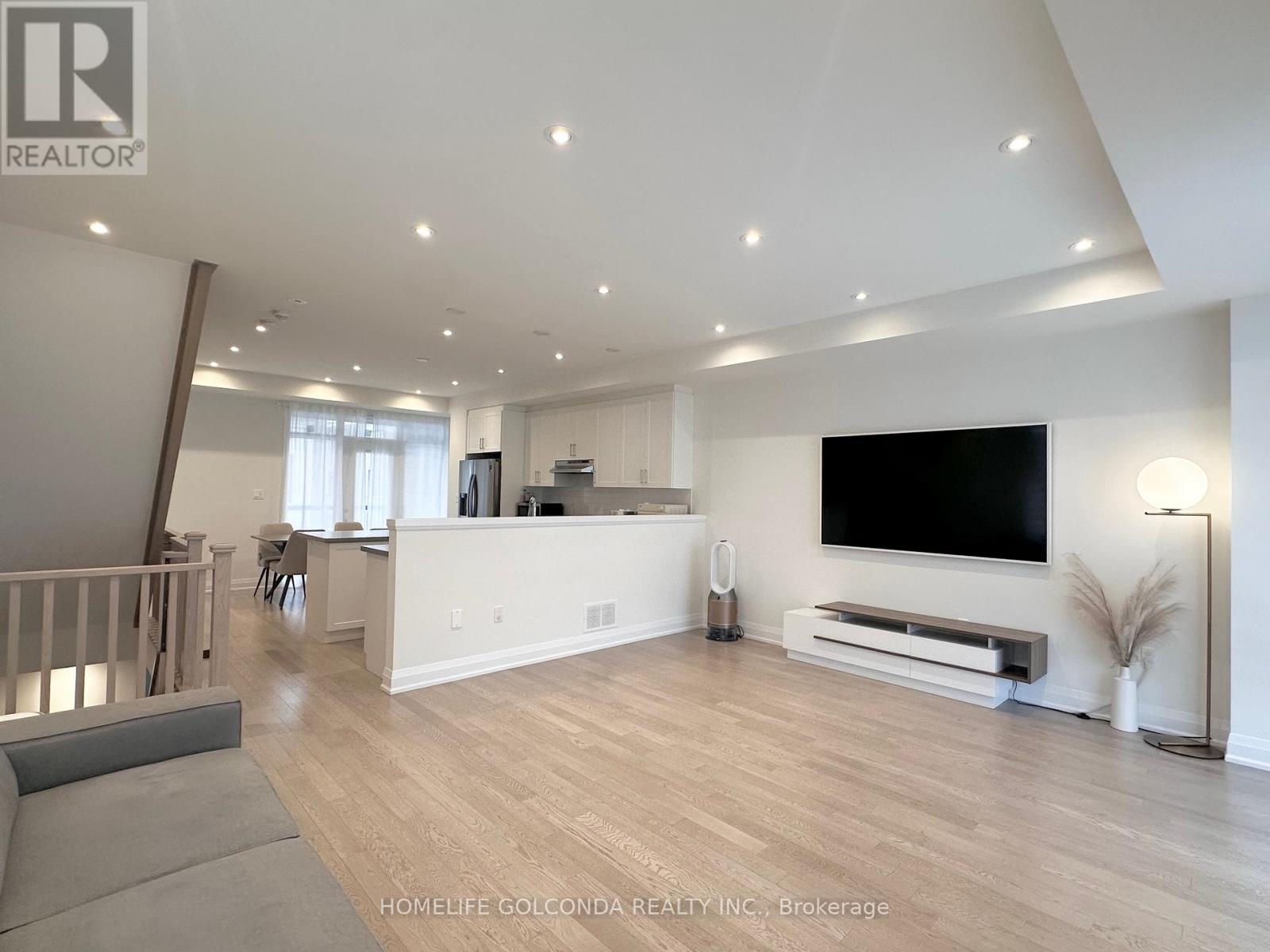 206 Moneypenny Place, Vaughan, Ontario  L4J 0K9 - Photo 9 - N12631622