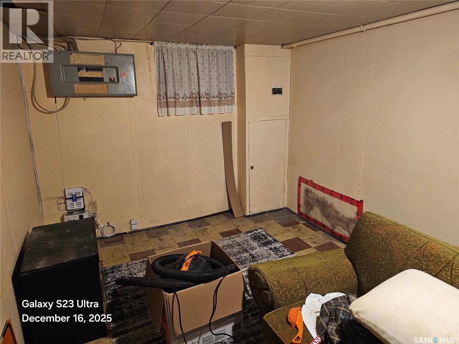 833 I Avenue N, Saskatoon, Saskatchewan  S7L 2H2 - Photo 3 - SK025710